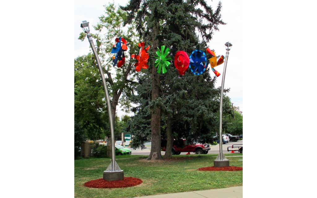 Go to the Upper Main Street Clothesline page