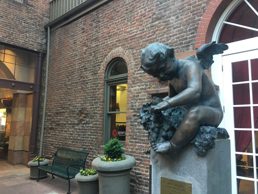 Go to the Pinhorn Statue and Fountain page