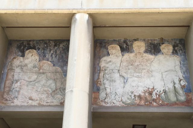 Untitled (figures in pediment)
