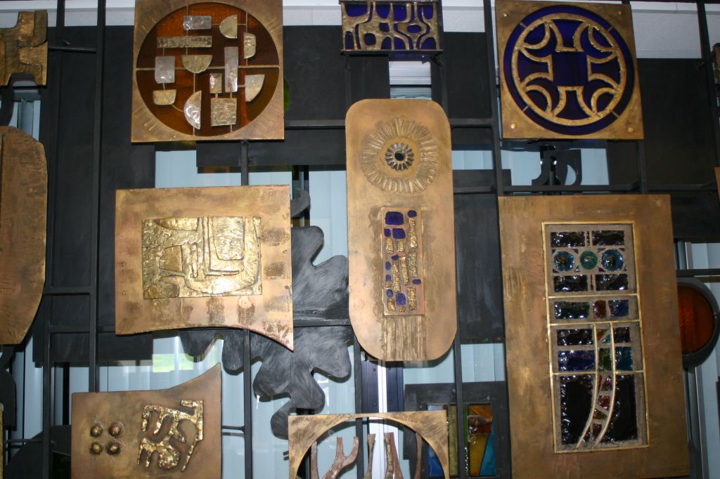 Go to the Untitled (gold pieces) page