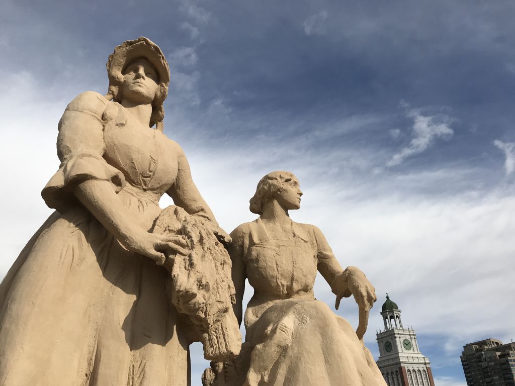 Go to the Dennis Sullivan Gateway: Tribute to Agriculture and Mining page